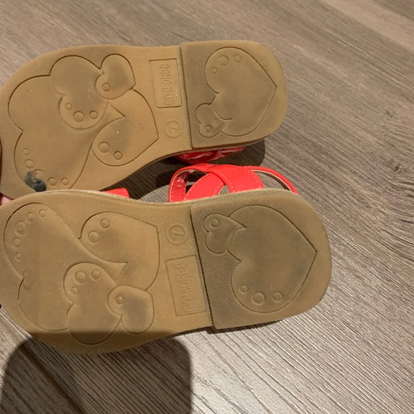 Gymboree. Strawberry shoes. Size 7. EUC - Picture 4 of 4